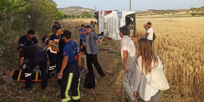 Yolcu otobüsü devrildi! 27 kişi yaralandı