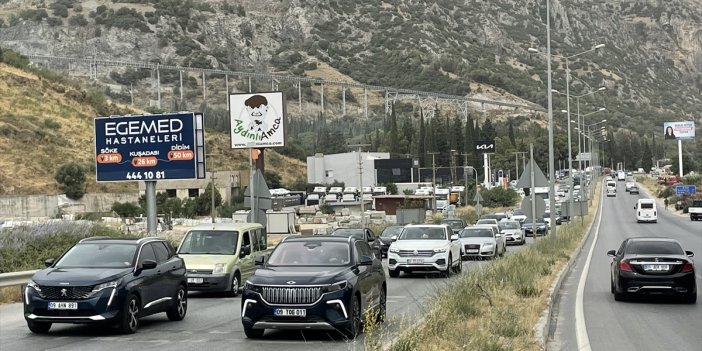 Aydın'da bayram öncesi trafik yoğunluğu yaşanıyor