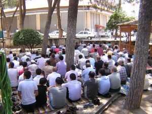 Ramazanın İlk Cuması Camiler Doldu Taştı