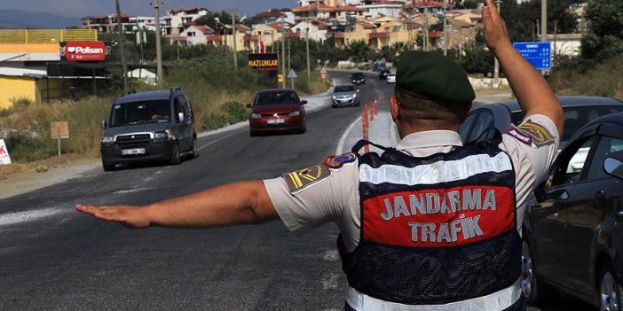 Jandarma şüpheli aracı durdurdu: 2 kişi hakkında adli işlem başlatıldı