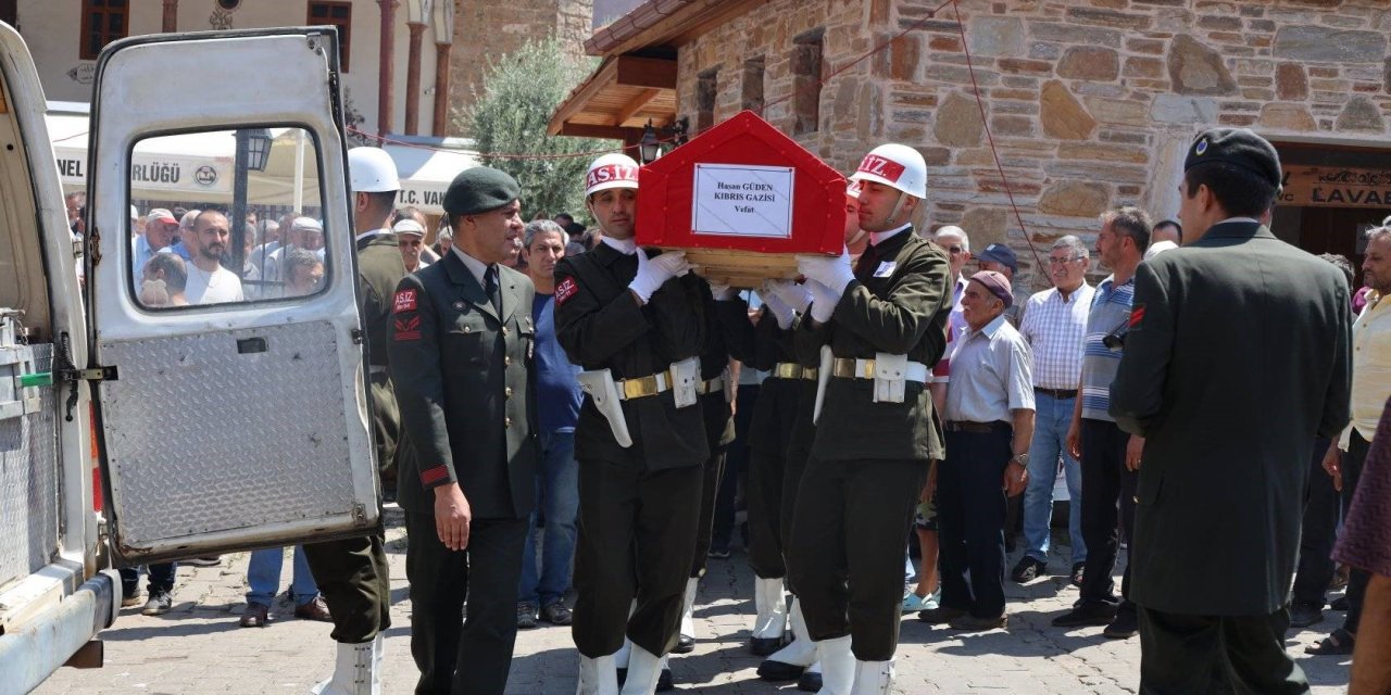 Karacasu'da gaziye son görev: Askeri törenle sonsuzluğa uğurlandı