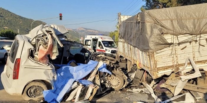 Manisa’da korkunç kaza…Aydınlı aileden acı haber 4 can kaybı, 3 ağır yaralı