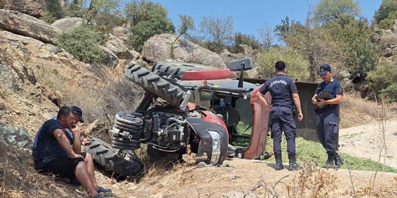 Yine traktör faciası: Devrilen traktörün sürücüsü hayatını kaybetti