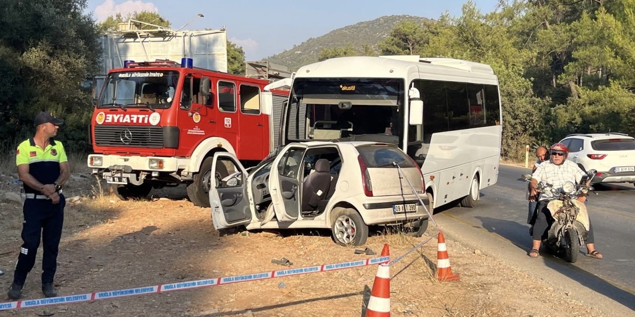 Otomobil ile minibüs kafa kafaya çarpıştı: 1 ölü, 1 ağır yaralı