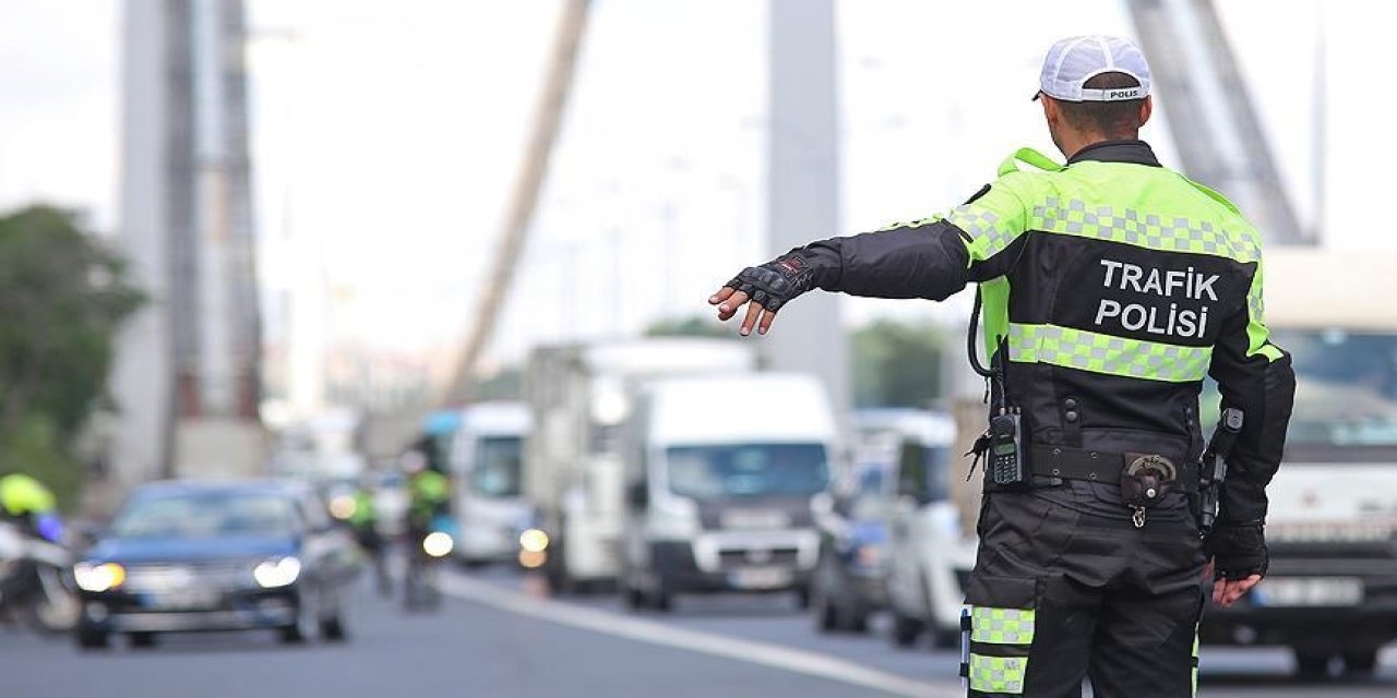 Ağustos ayında trafik denetimi bilançosu: 47 bin 264 şahıs sorgulandı, 55 aranan şahıs yakalandı