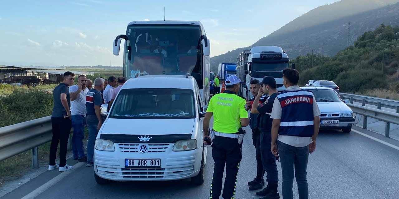 Aydın’da dizileri aratmayan olay! Cesur jandarma otobüs şoförünü ve kadın yolcuyu saldırganlardan korudu