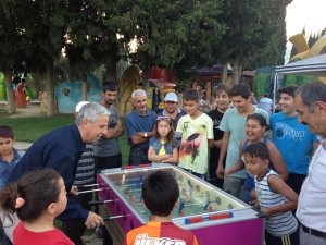 Süleyman Toyran Çocuklarla Langırt Oynadı