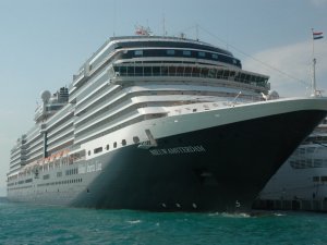 Kuşadası'na 5 Gemi ile 16 Bin 982 turist geldi