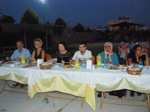 Kaymakam Emiroğlu, Şehit Aileleri ve Gazilere İftar Yemeği Verdi