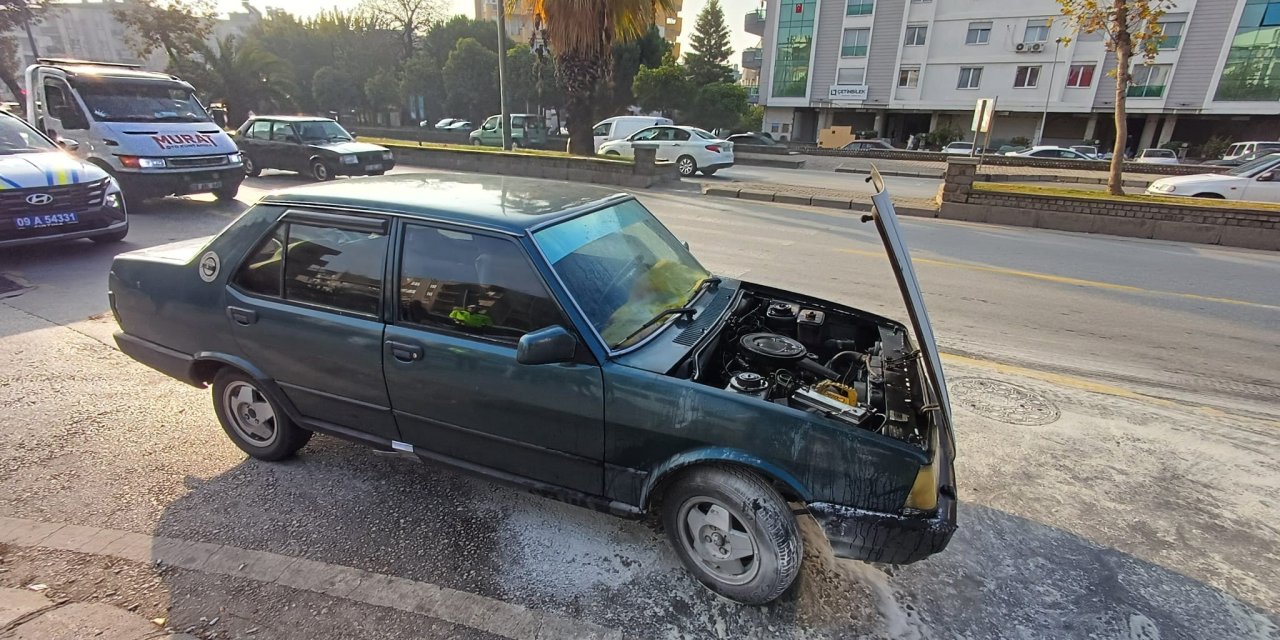 Aydın'da seyir halindeki otomobilde yangın çıktı