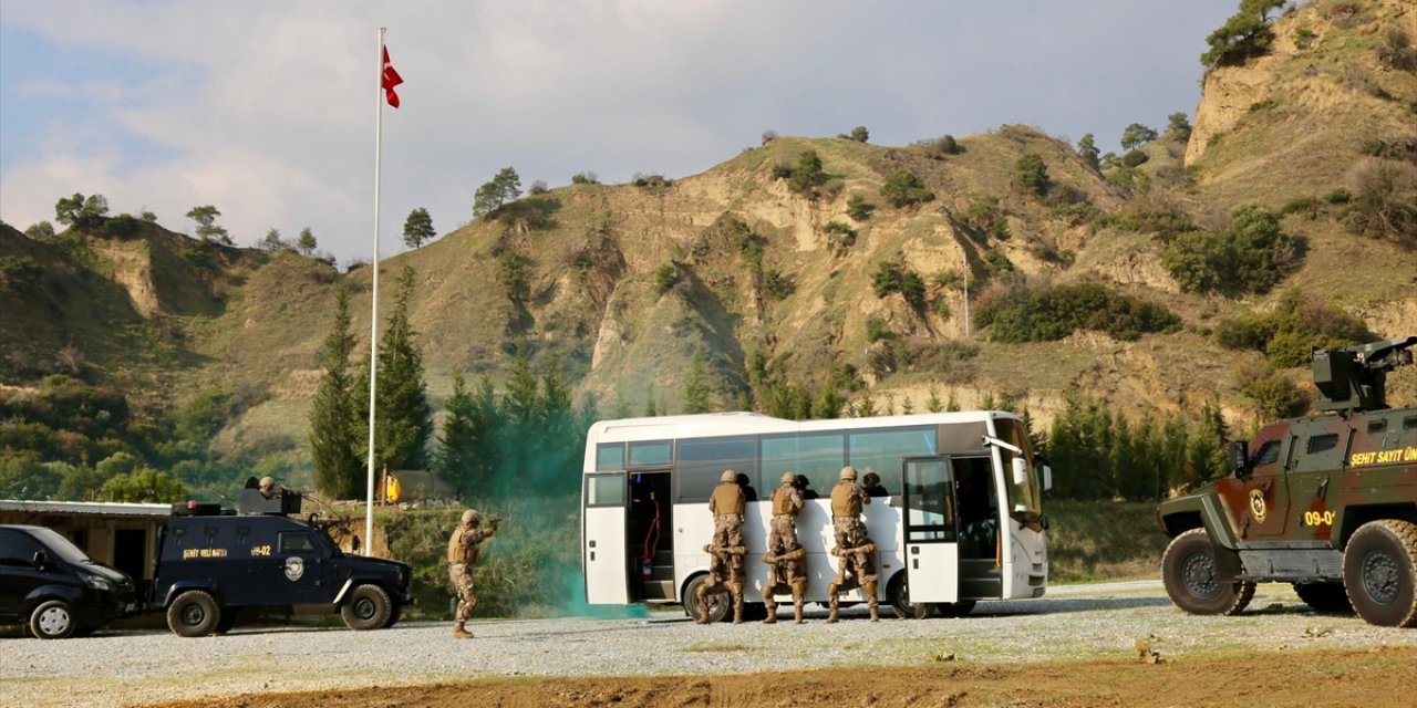 Aydın’da Özel Harekat’tan nefes kesen tatbikat!