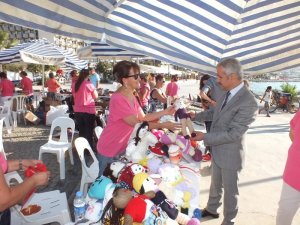 Kuşadası’nda Engelliler Yararına Kermes Düzenlendi