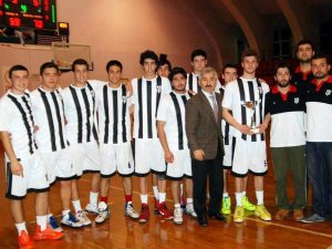 Aydınspor 1923 Basketçilerin Kupalarıyla Avunacak