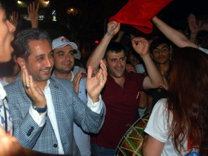 Atay: Onurlu bir insanım. İstifam istenirse giderim