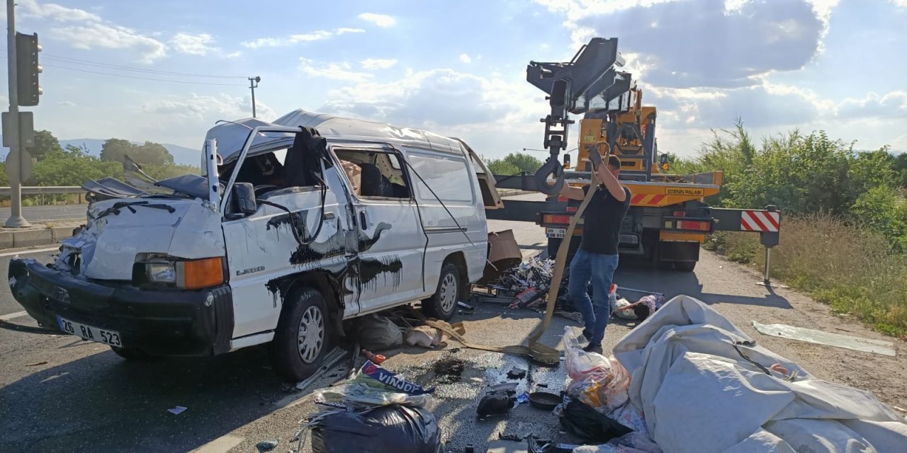 Nazilli'de feci kaza: 2 ağır yaralı!