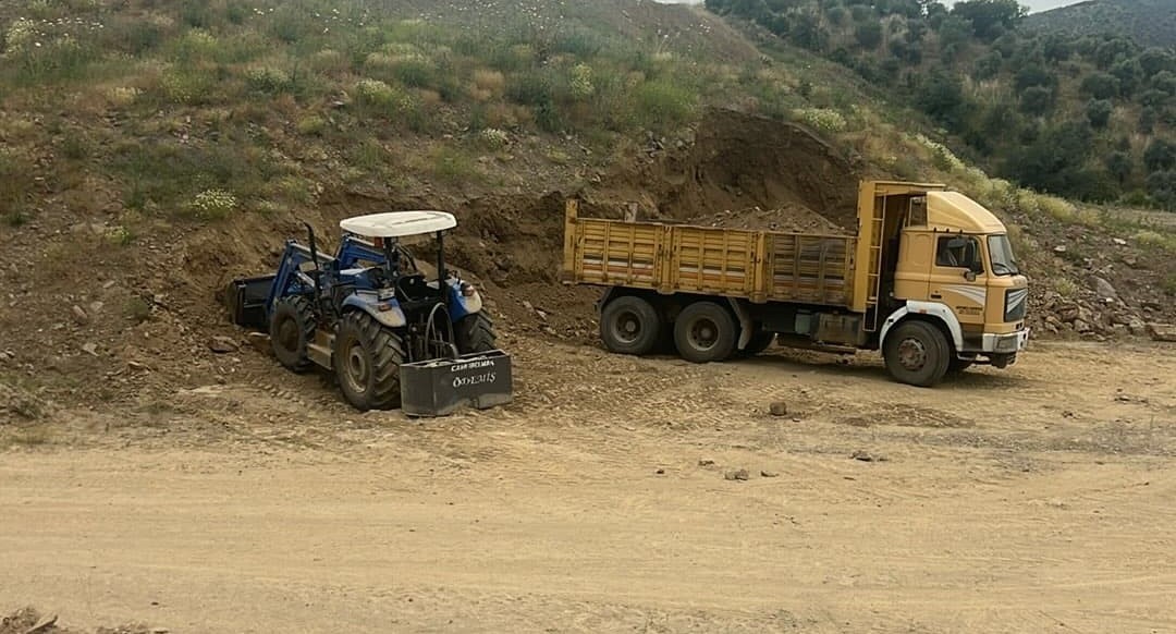 Aydın'da toprak yığının altında kalan genç hayatını kaybetti
