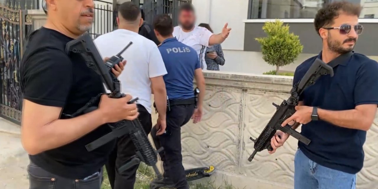 Kaza yeri savaş alanına döndü: 2’si silahla 8 kişi yaralandı