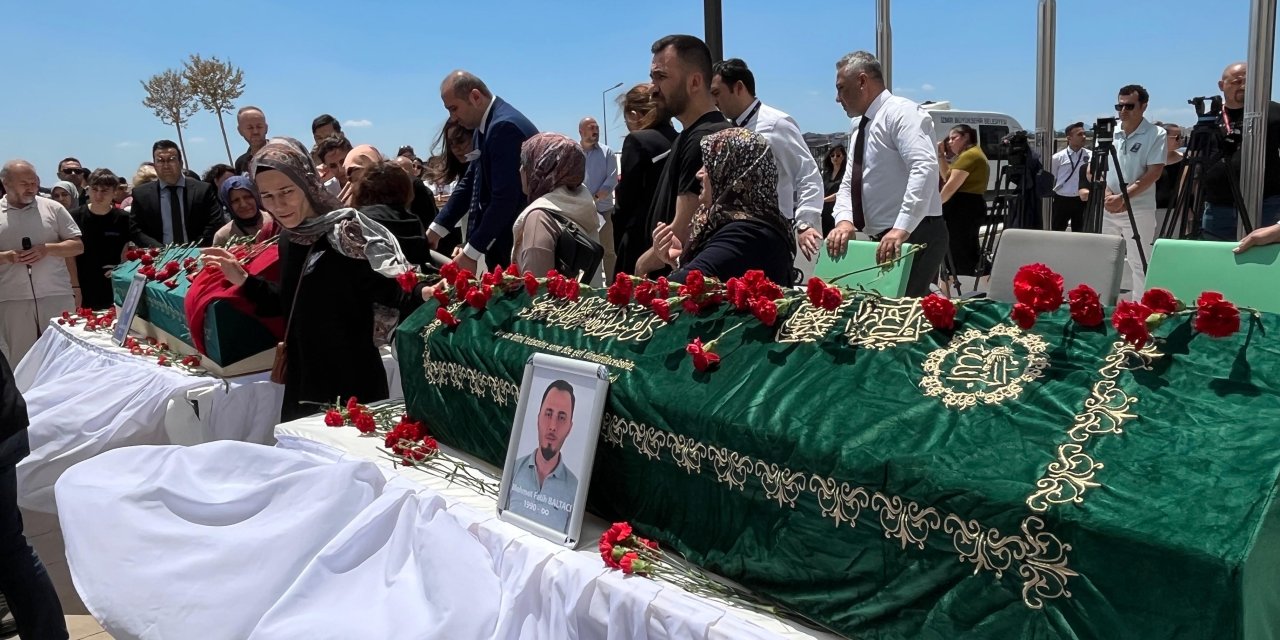 Düğün salonundaki taş kemer faciasında acı veda: Doktor ve eşi toprağa verildi