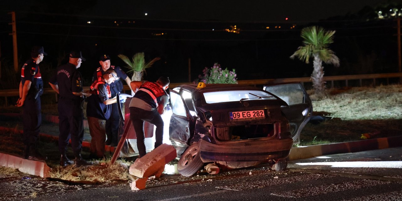 Aydın'da feci kaza! İki otomobil çarpıştı: 2 ölü, 3 yaralı