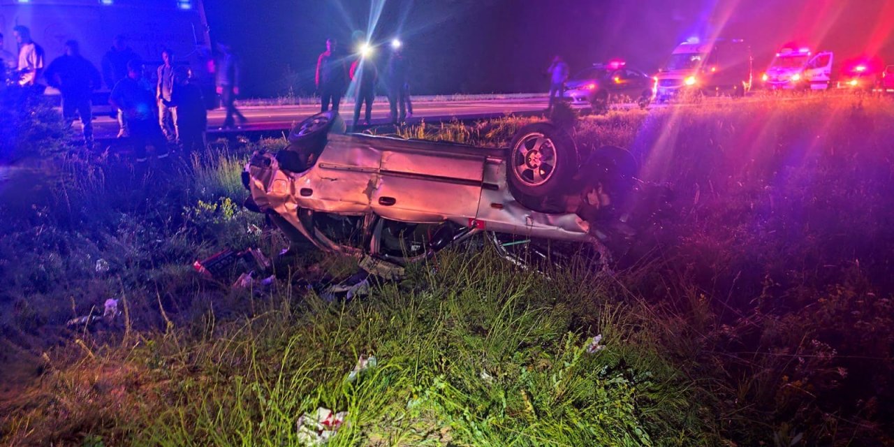 Şarampole devrilen otomobildeki 7 kişi yaralandı