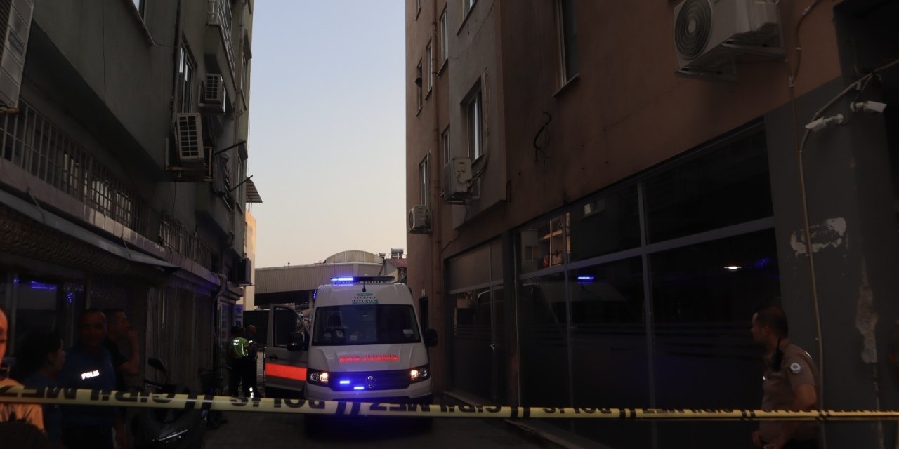 Alkol masasında bıçaklı kavga: 2 ölü, 2 yaralı