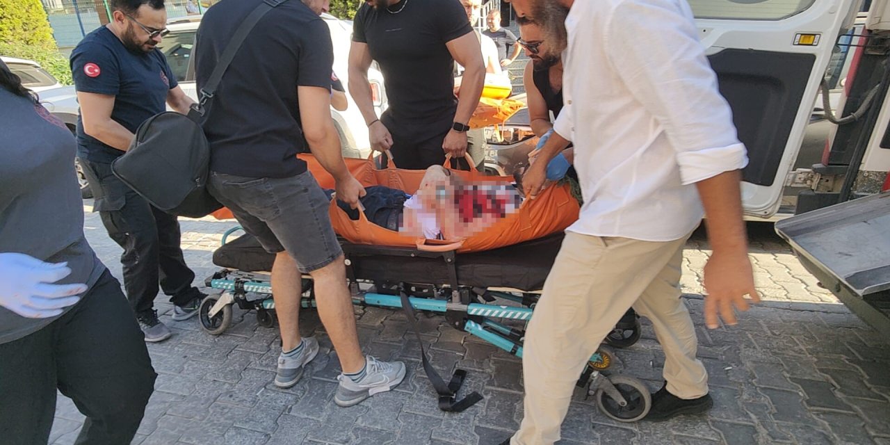 Kuşadası’nda kiracı dehşet saçtı: Ev sahibi yaşam savaşı veriyor