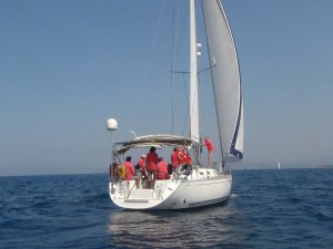 Kuşadası Yelkenli Yat Yarışı yapıldı