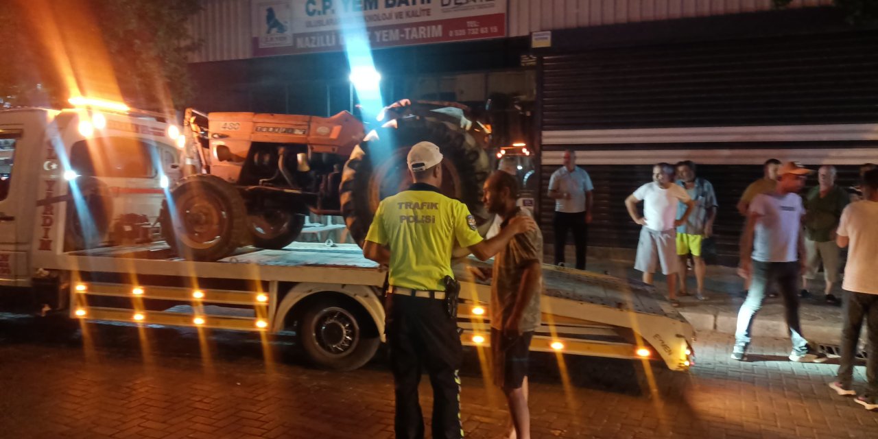 Nazilli’de ticari araç ile traktör çarpıştı