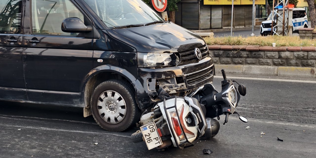 Nazilli'de minibüs ile motosiklet çarpıştı: 1 ağır yaralı