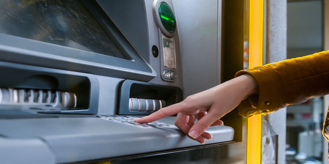 ATM'den para çekecekler dikkat! Kartı takmadan önce o tuşa basın