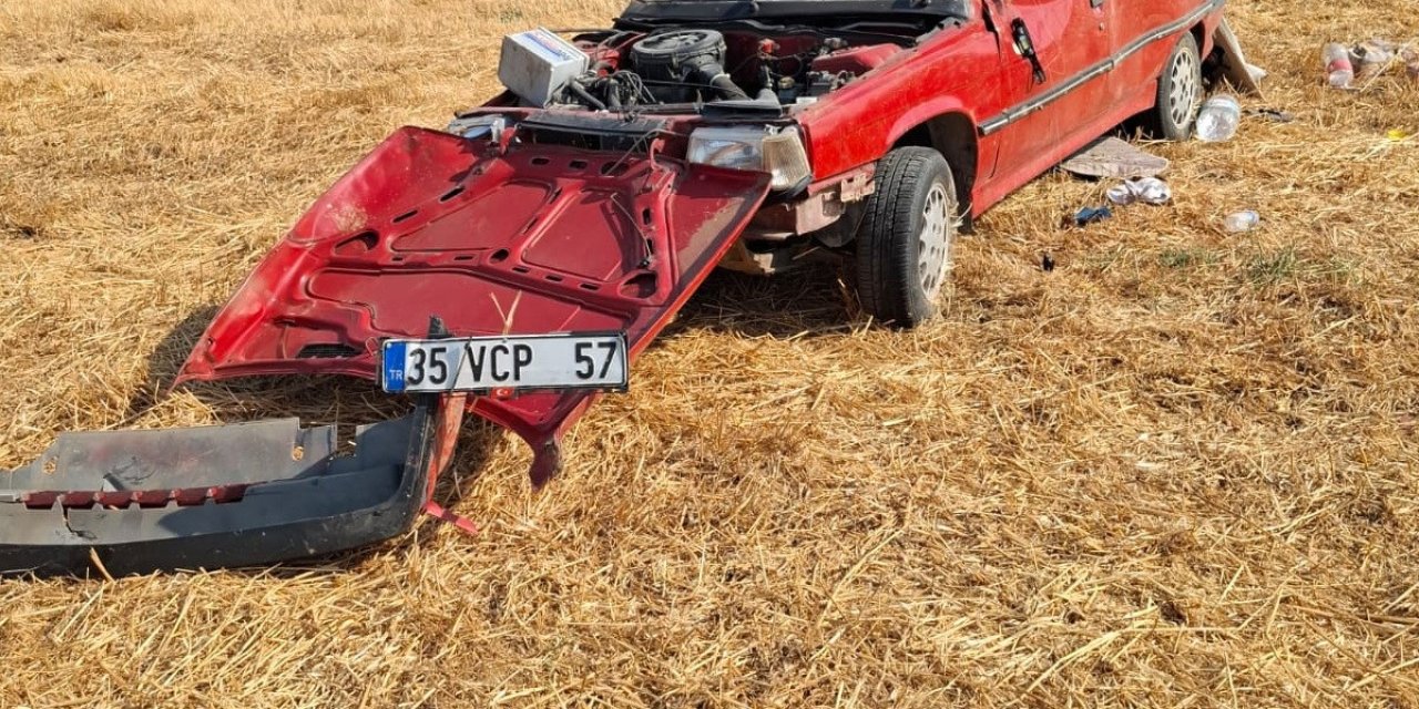 Tarlaya uçan otomobilin sürücüsü hayatını kaybetti