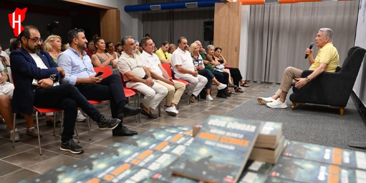 Gazeteci Uğur Dündar Kuşadası’nda sevenleriyle buluştu