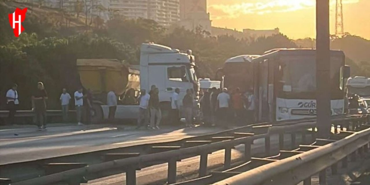 Otoyolda feci kaza: 1 ölü, 16 yaralı