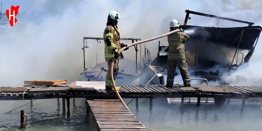 Marinada yanan 5 tekne kullanılamaz hale geldi