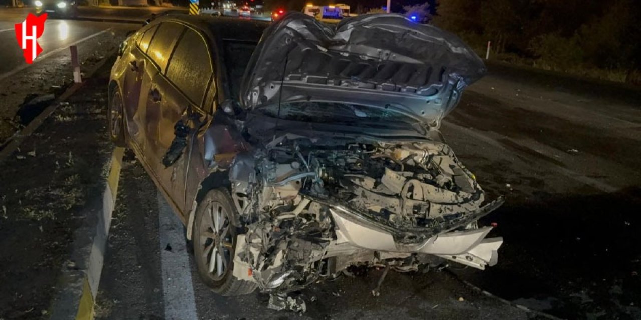 Otomobillerin çarpıştığı kazada 1 kişi öldü, 2 kişi yaralandı
