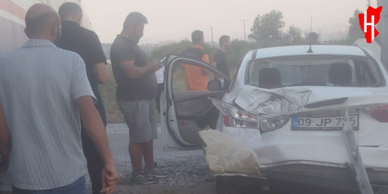 Nazilli-Söke seferi yapan tren otomobile çarptı!