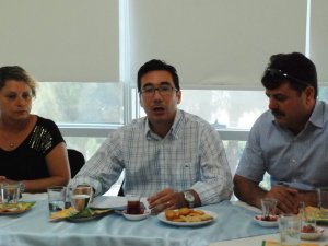 AK Parti'li Ünlü: Karataş'ın Açıklamaları Haddini ve Yerini Bilmezliktir