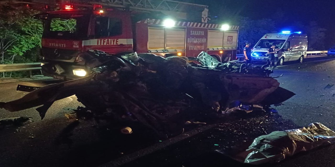 Araç hurda yığınına döndü: 1 ölü, 1 yaralı