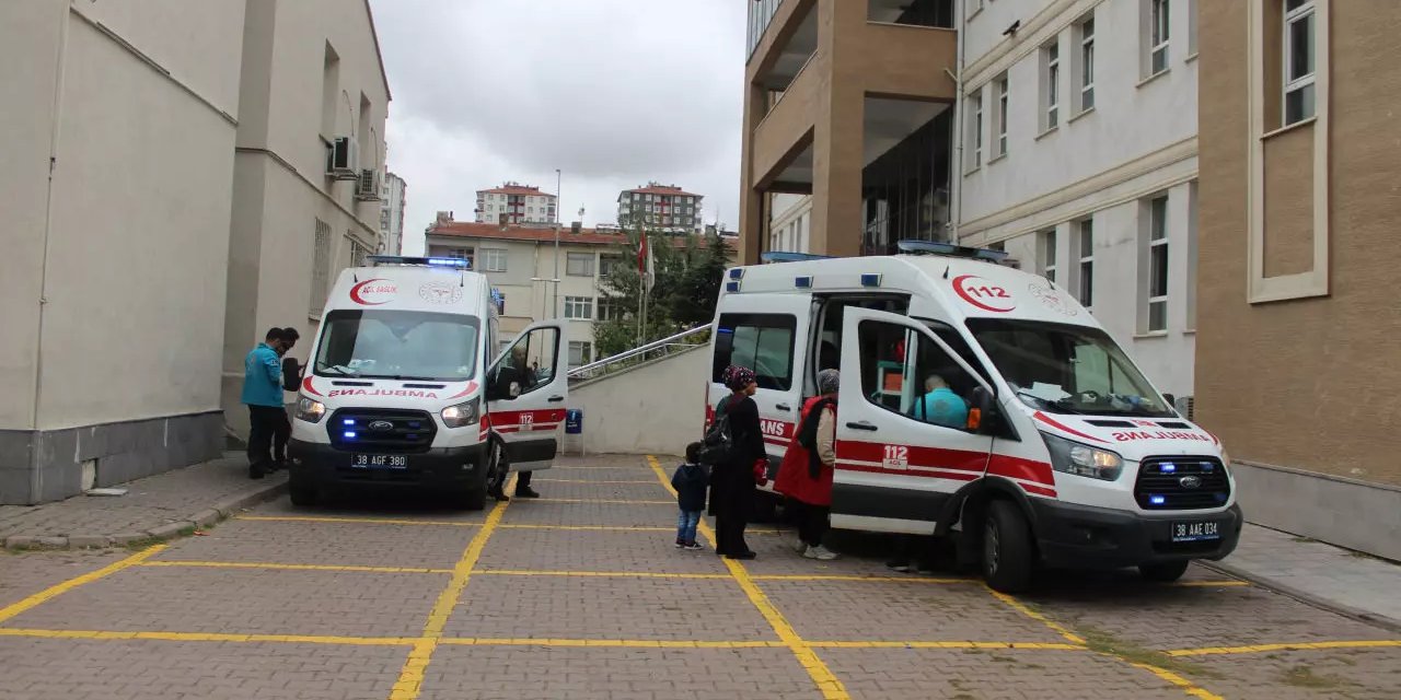 Okulda dehşet! Yangın ziline bastı, izdiham çıktı: 15 öğrenci yaralı