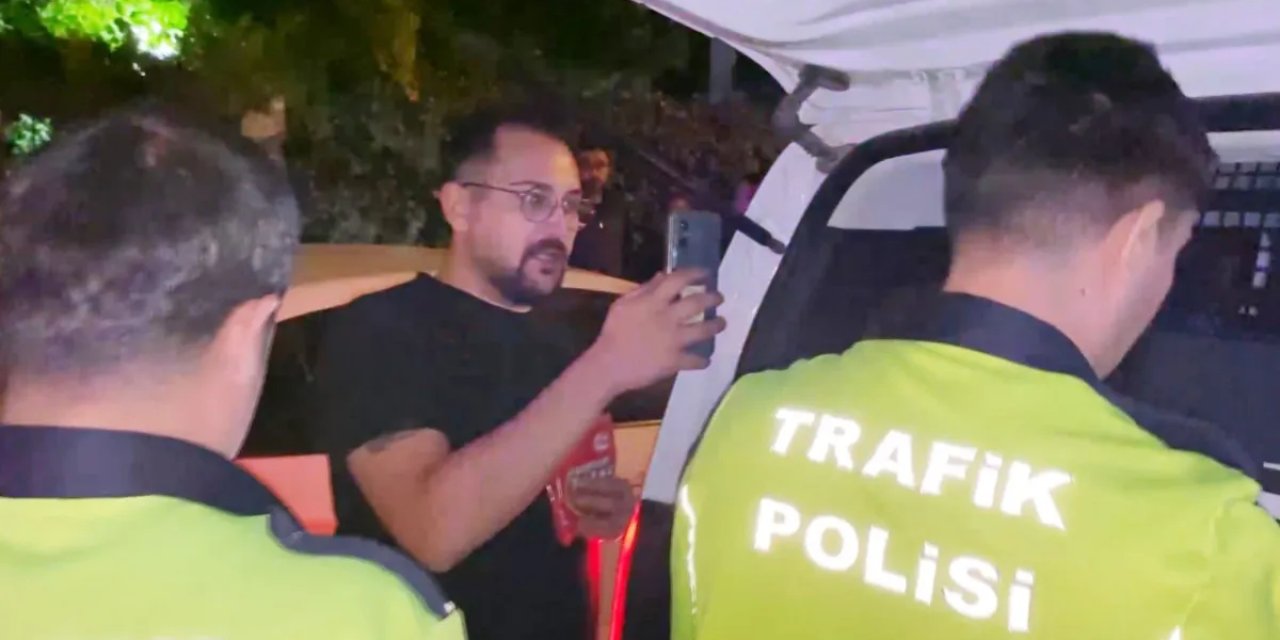 Kraker yerken polisleri kayda aldı: “Artistlik yapıyorum”
