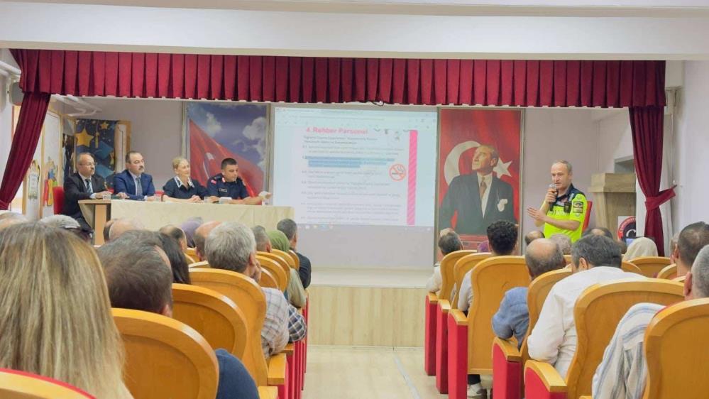 Nazilli'de öğrencilerin güvenliği için servis şoförlerine eğitim