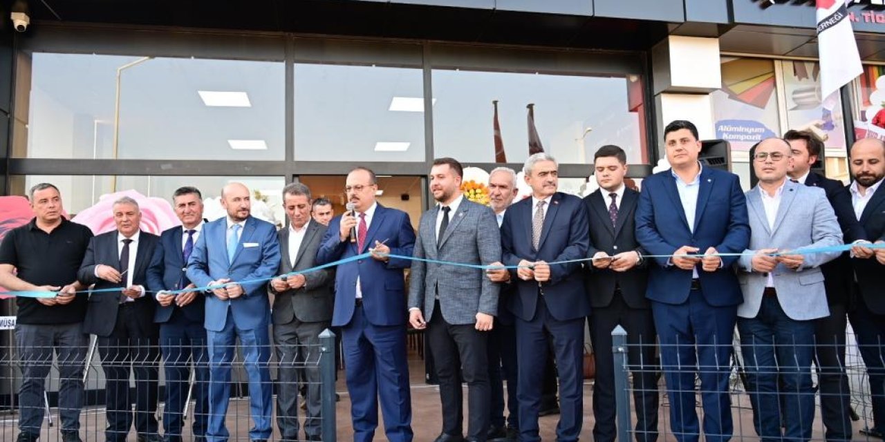 Aydın'ın iş dünyası AYSİAD’ın yeni hizmet binasının açılışında buluştu