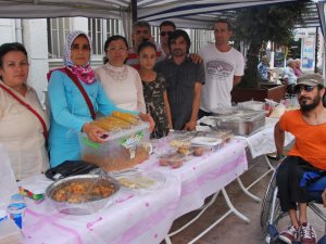 Engelli Sporcular Yolluk İçin Kermes Düzenledi