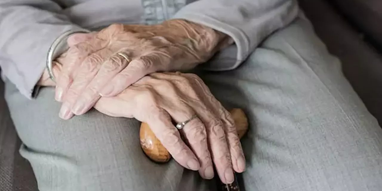 Bakan duyurdu: Kasım ayı engelli ve yaşlı aylıkları yatırılmaya başlandı!