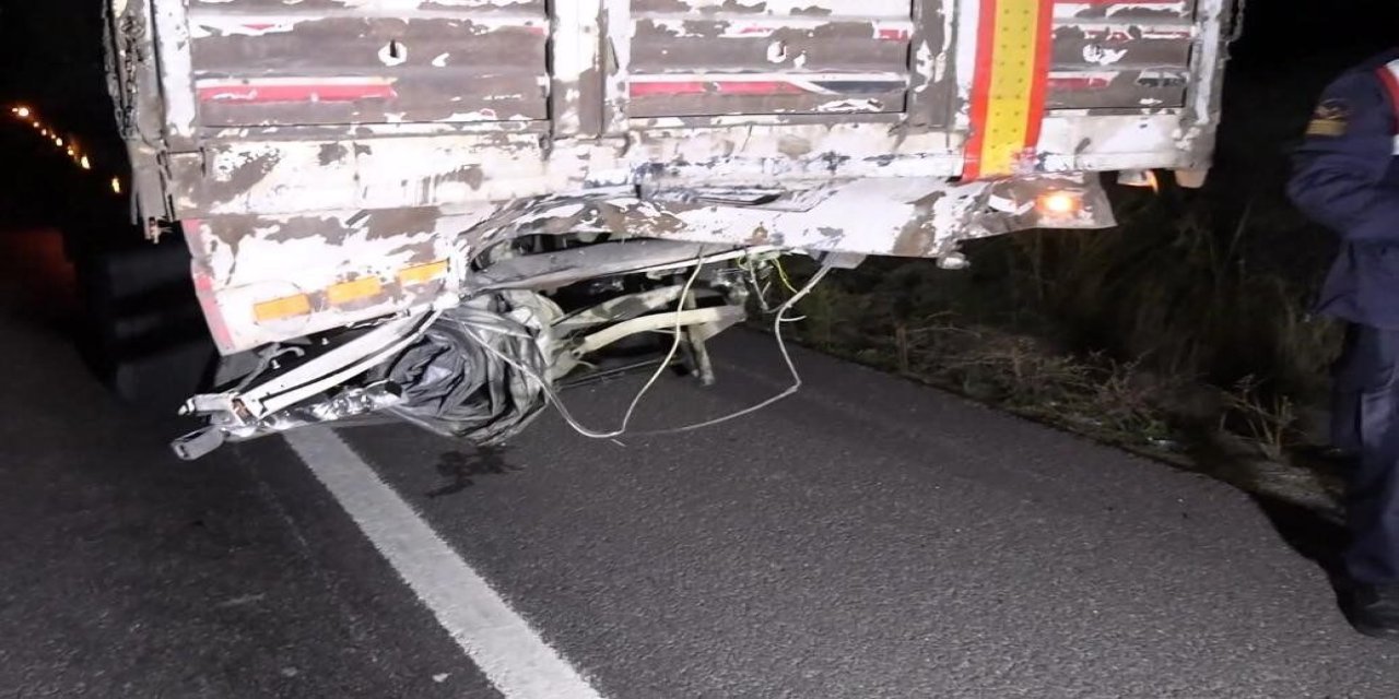 Otomobil ve tır çarpıştı: Bir kişi hayatını kaybetti