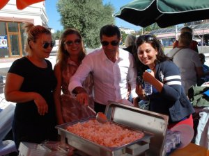 Didim’de Engelliler Derneği Akülü Sandalye İçin Kermes Düzenledi