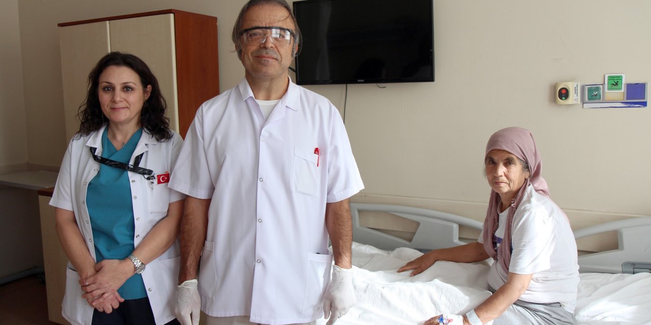 İç organları ters olan hastanın safra kesesi ameliyatı başarıyla yapıldı