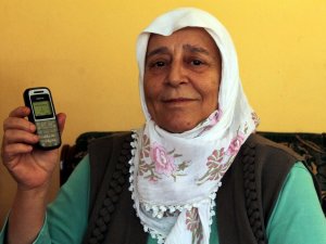 Bayram Dijitalleşti, Gülsüm Ana İsyan Etti