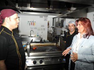 Başkan Özlem Çerçioğlu, gece denetimi yaptı