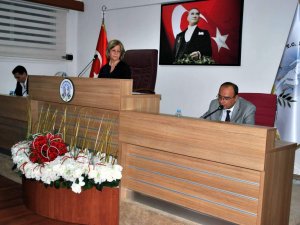 Efeler Belediye Meclisi Pazaryerlerini Görüştü